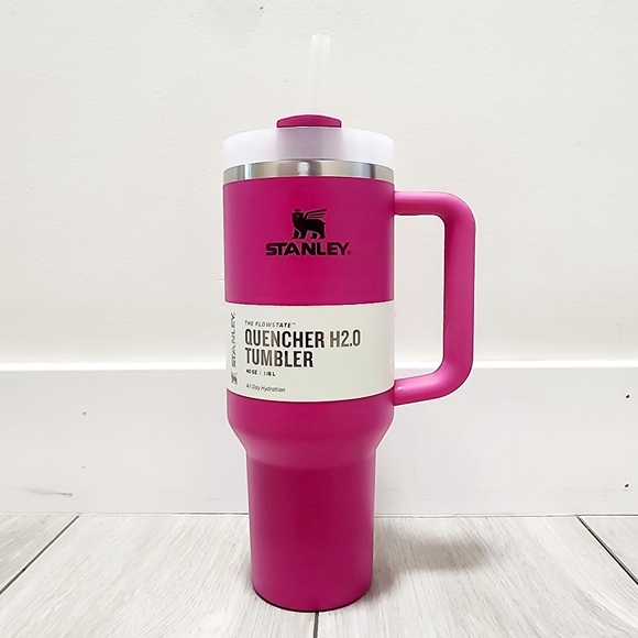 Stanley 40oz Quencher H2.0 Flowstate Tumbler Fuchsia